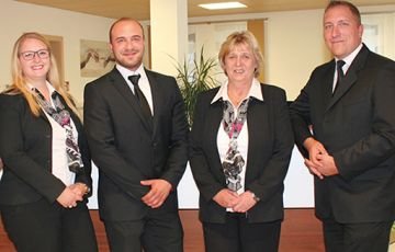 Birgitt Bajorek mit Marie, Patrick und Dustin Bajorek
